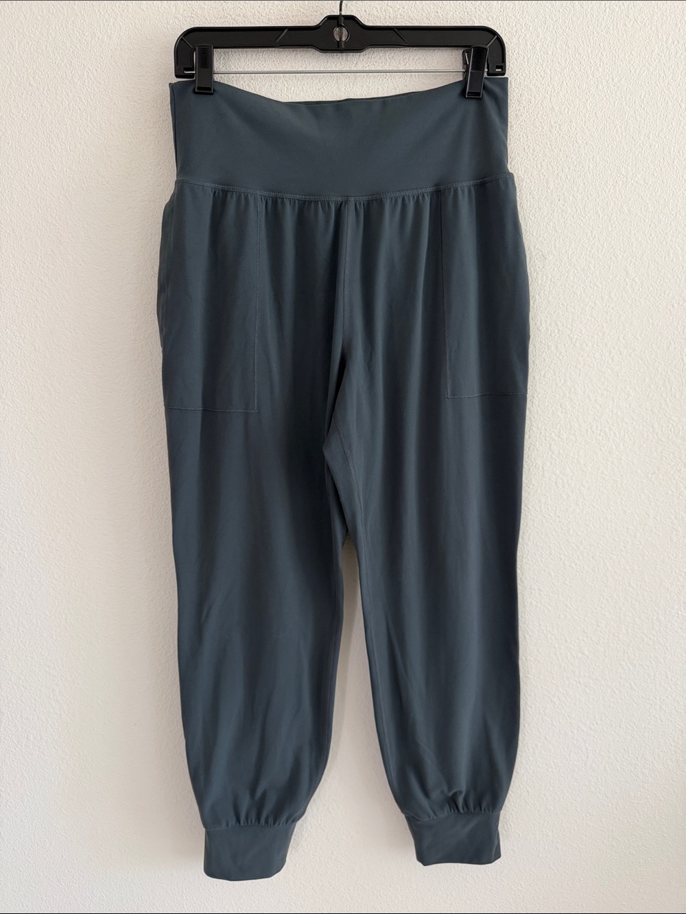 Athleta Salutation Jogger In Powervita